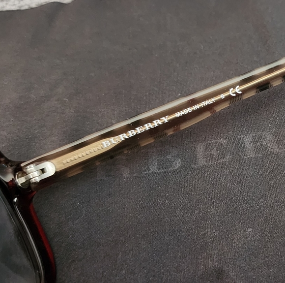 Burberry Oversized Sunglasses in Oxblood/Check - Picture 5 of 8